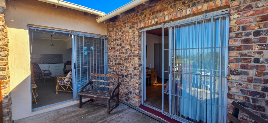 3 Bedroom Property for Sale in Wavecrest Eastern Cape